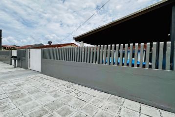 Casa localizada em Praia de Leste CA500